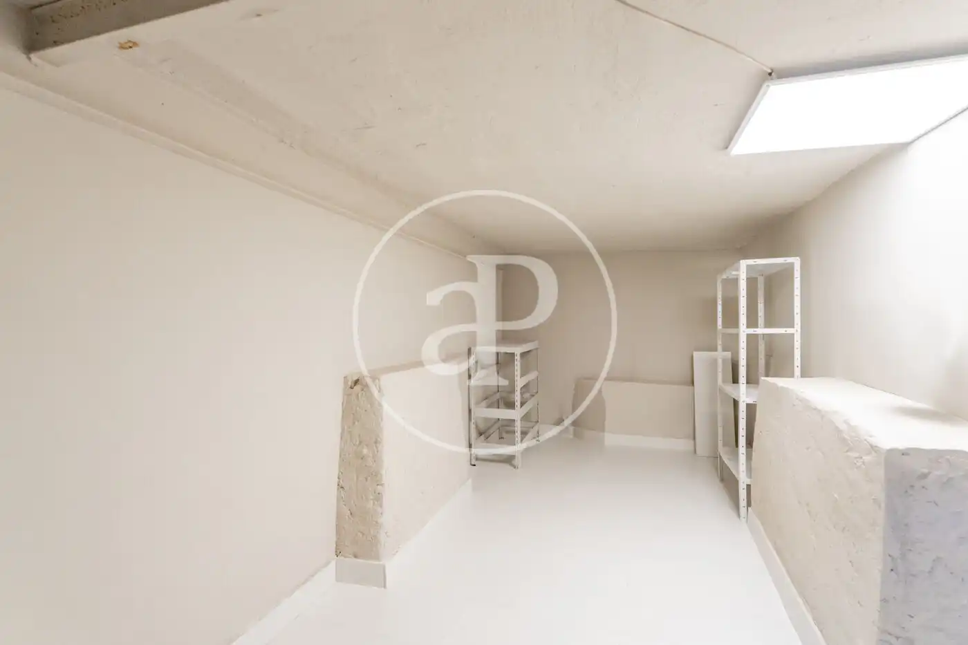 Flat for sale in Madrid  with Air Conditioner, Heating and Storage room