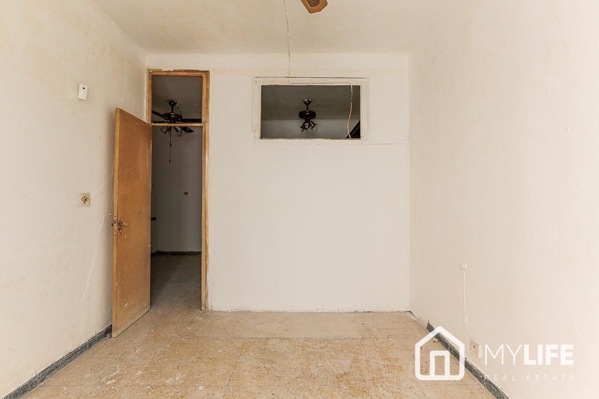 Piso en venta en  Barcelona Capital con Balcón