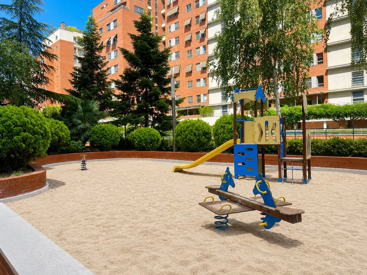 Parking of Flat for sale in Madrid  with Air Conditioner, Private garden and Storage room