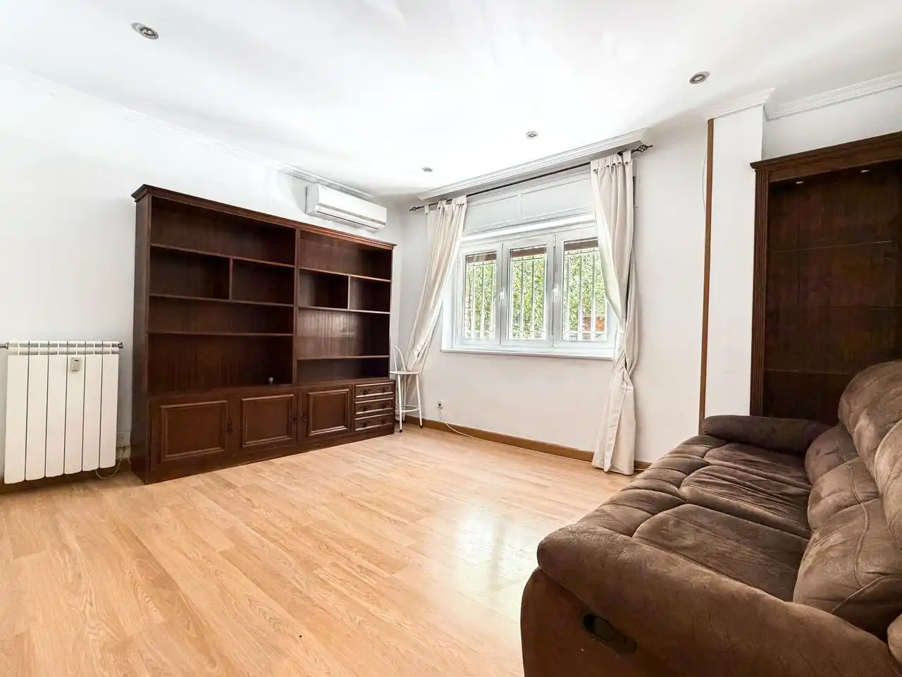 Living room of Flat for sale in Madrid  with Air Conditioner, Heating and Terrace