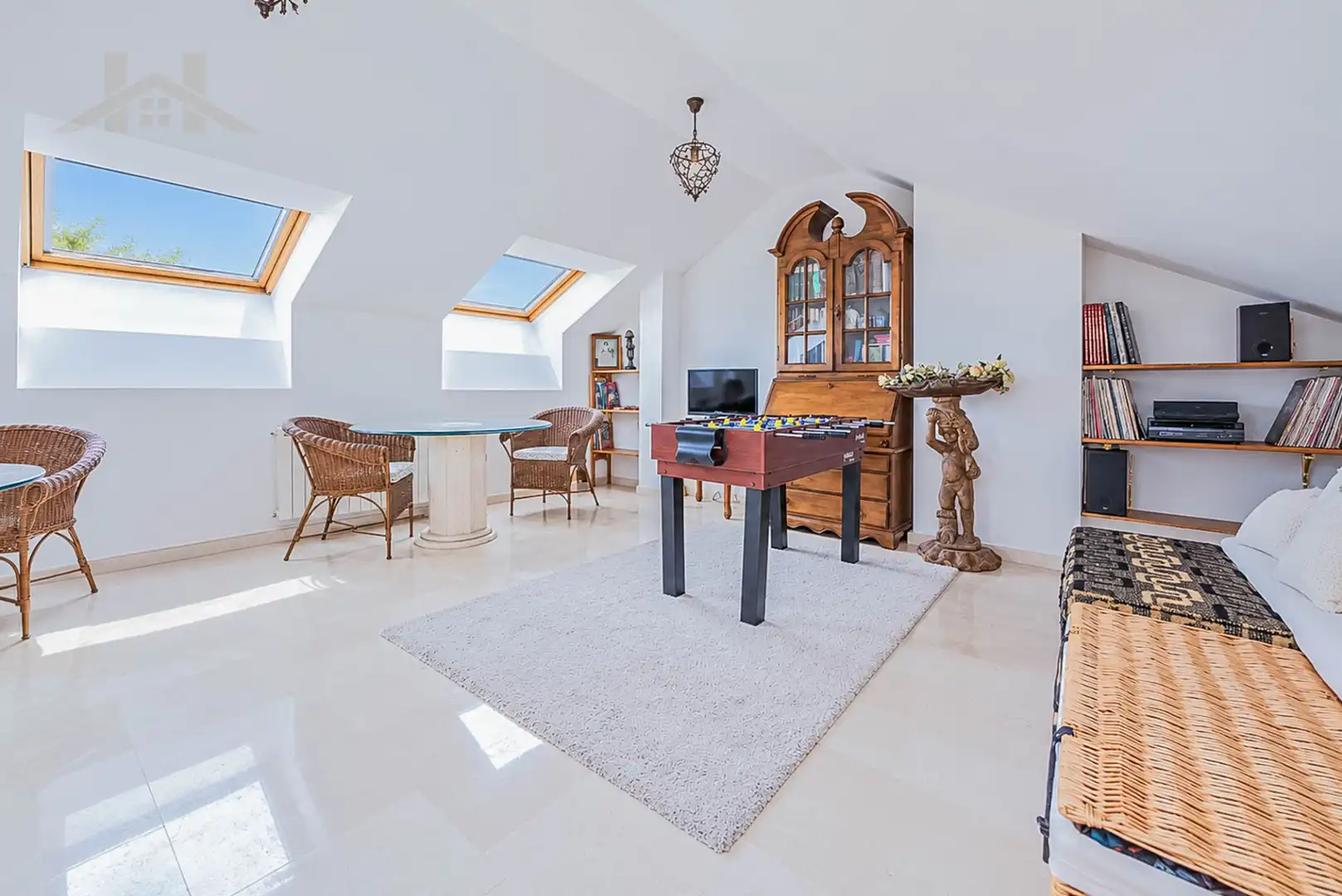 Sala d'estar de Casa adosada en venda en La Pizarra