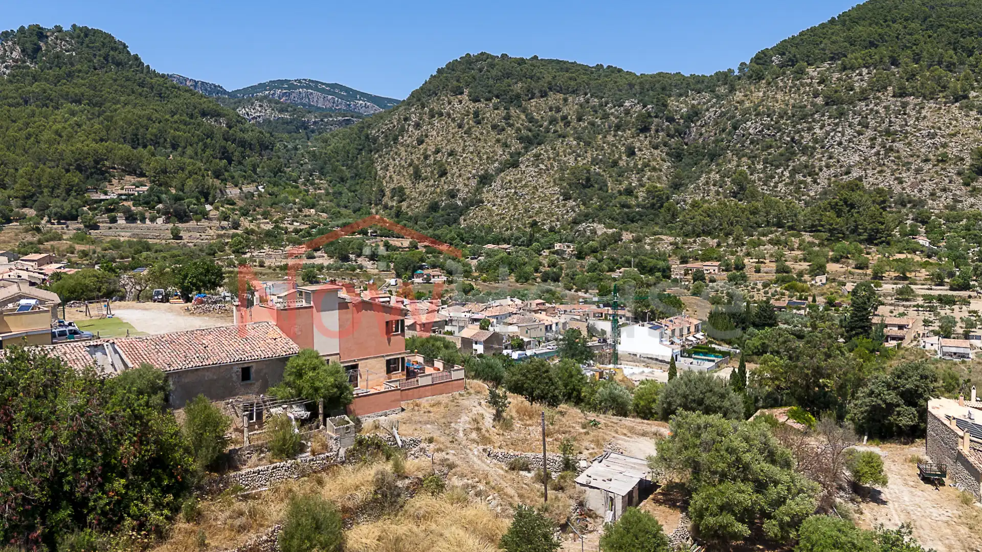 Vista exterior de Casa adosada en venda en Puigpunyent amb Aire condicionat, Calefacció i Jardí privat
