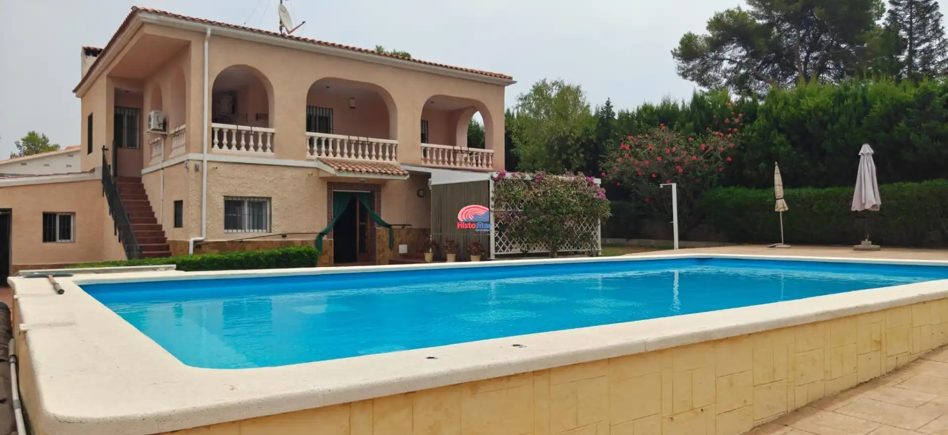 Villa con piscina in vendita a Albalat dels Tarongers