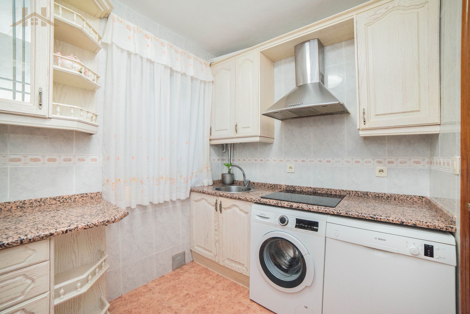 Kitchen of Flat for sale in Aranjuez  with Air Conditioner, Heating and Terrace