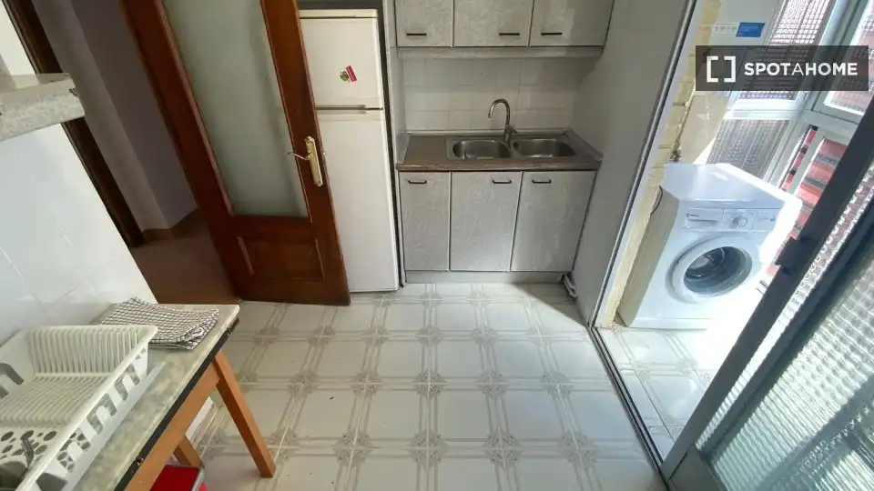 Kitchen of Flat for rent in Madrid  with Air Conditioner, Heating and Furnished