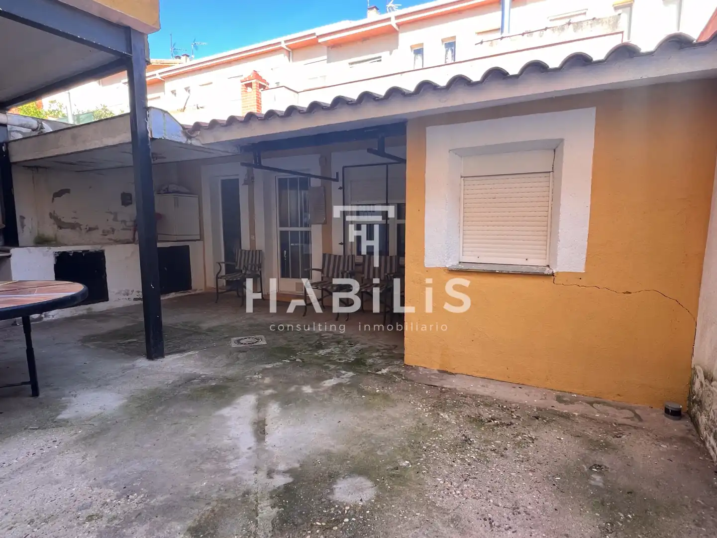 Vista exterior de Casa o xalet en venda en Los Navalmorales amb Traster
