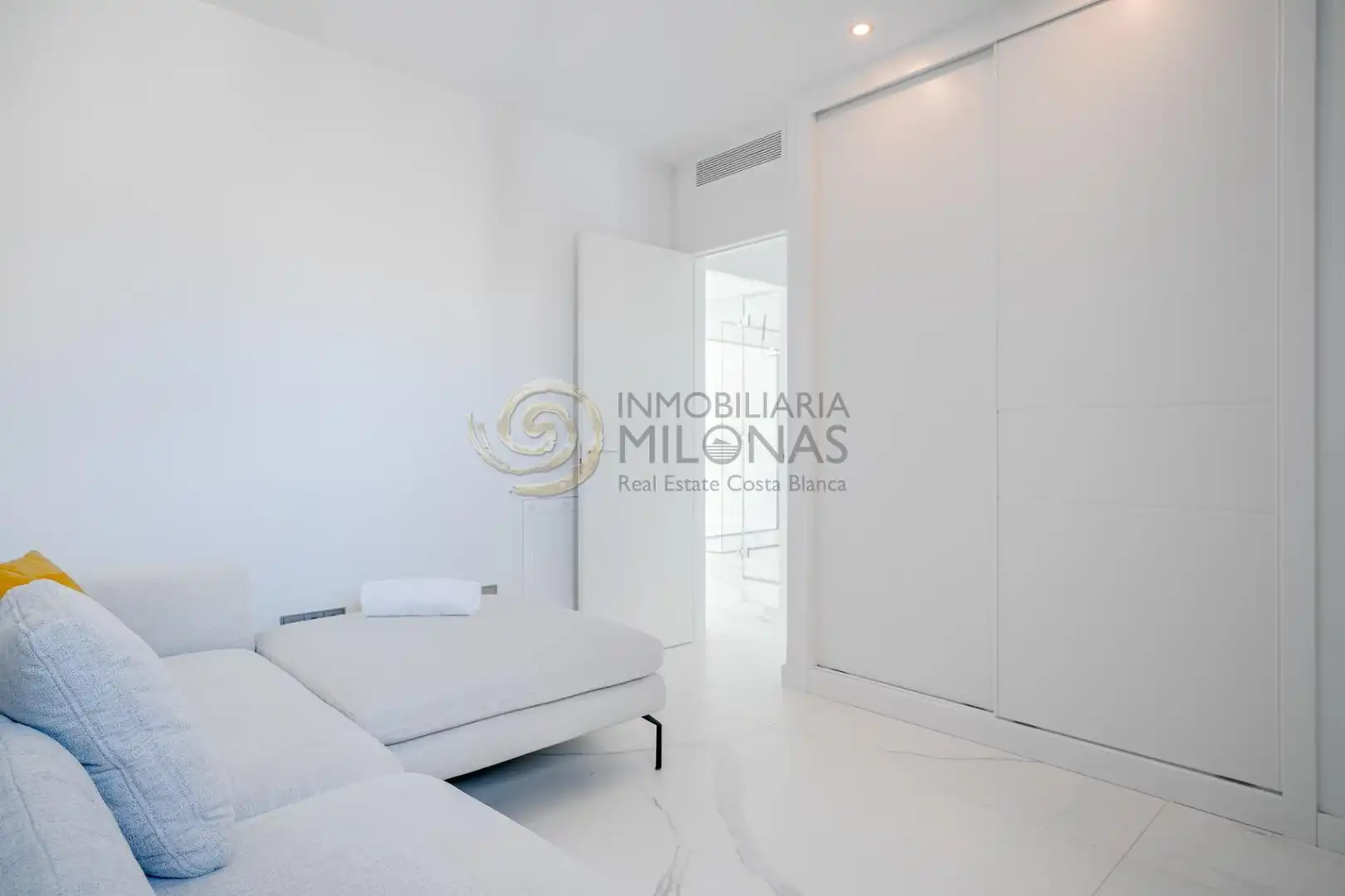 Dormitori de Apartament en venda en Benidorm amb Aire condicionat, Terrassa i Traster