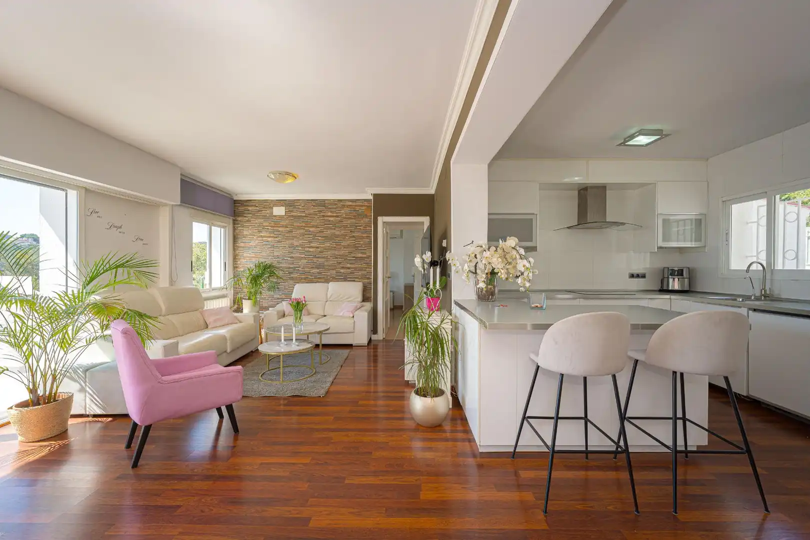 Sala de estar de Casa o chalet en venta en La Nucia con Aire acondicionado, Calefacción y Jardín privado