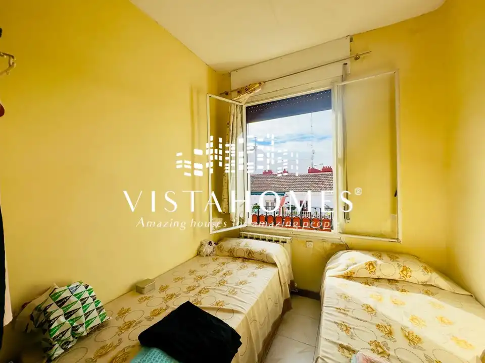 Schlafzimmer von Wohnung zum Verkauf in Madrid mit Klimaanlage, Heizung und Balkon