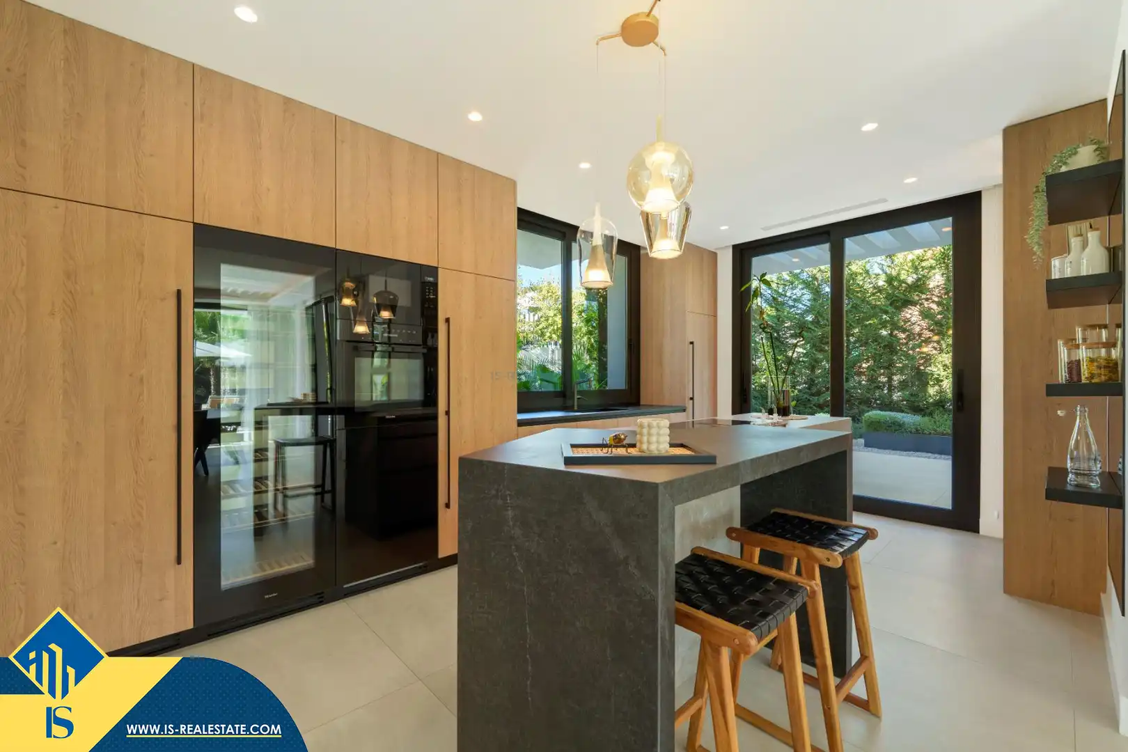 Chalet con piscina en venta en Milla de Oro, imagen 2