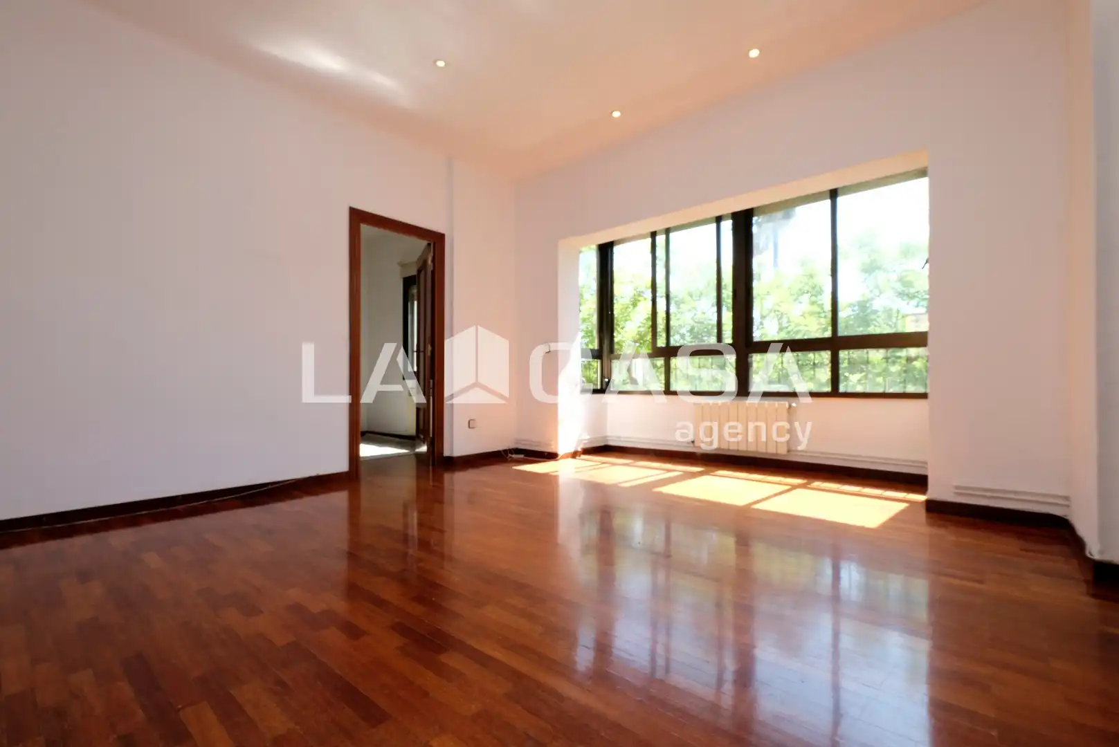 Piso en venta en Barcelona con Calefacción y Balcón
