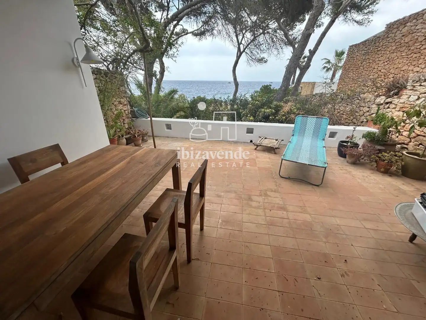 Garten von Einfamilien-Reihenhaus zur Miete in Santa Eulària des Riu mit Klimaanlage, Heizung und Terrasse