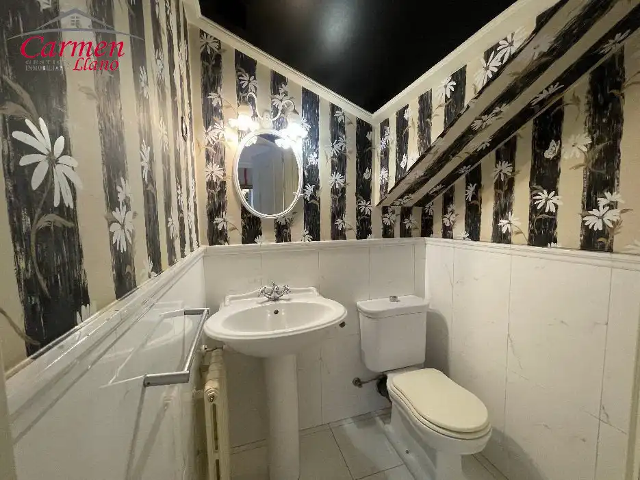 Baño de Piso en venta en Getxo  con Calefacción, Terraza y Trastero