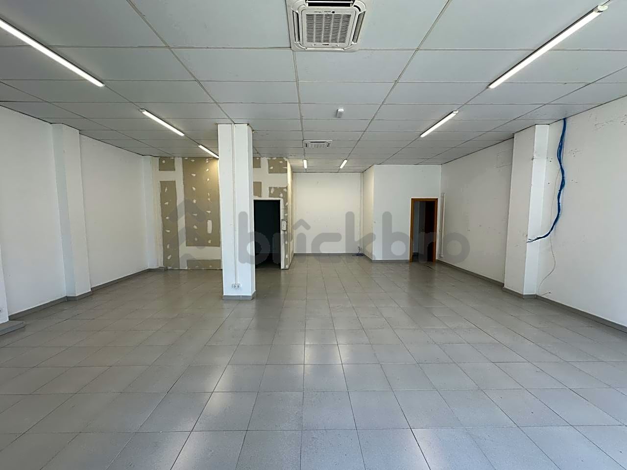 Premises for sale in  Barcelona Capital  with Air Conditioner