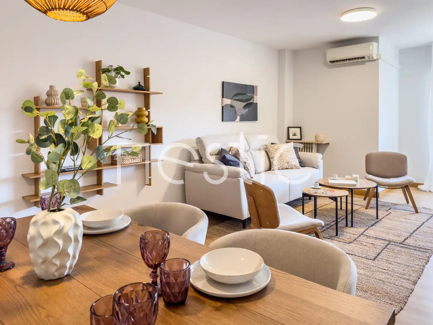 Sala d'estar de Apartament de lloguer en Madrid amb Aire condicionat, Calefacció i Moblat