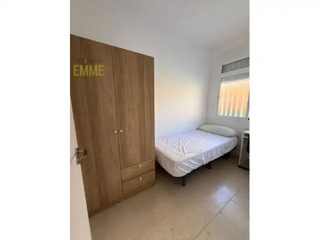 Habitación de Piso de alquiler en Málaga con Aire acondicionado, Terraza y Amueblado