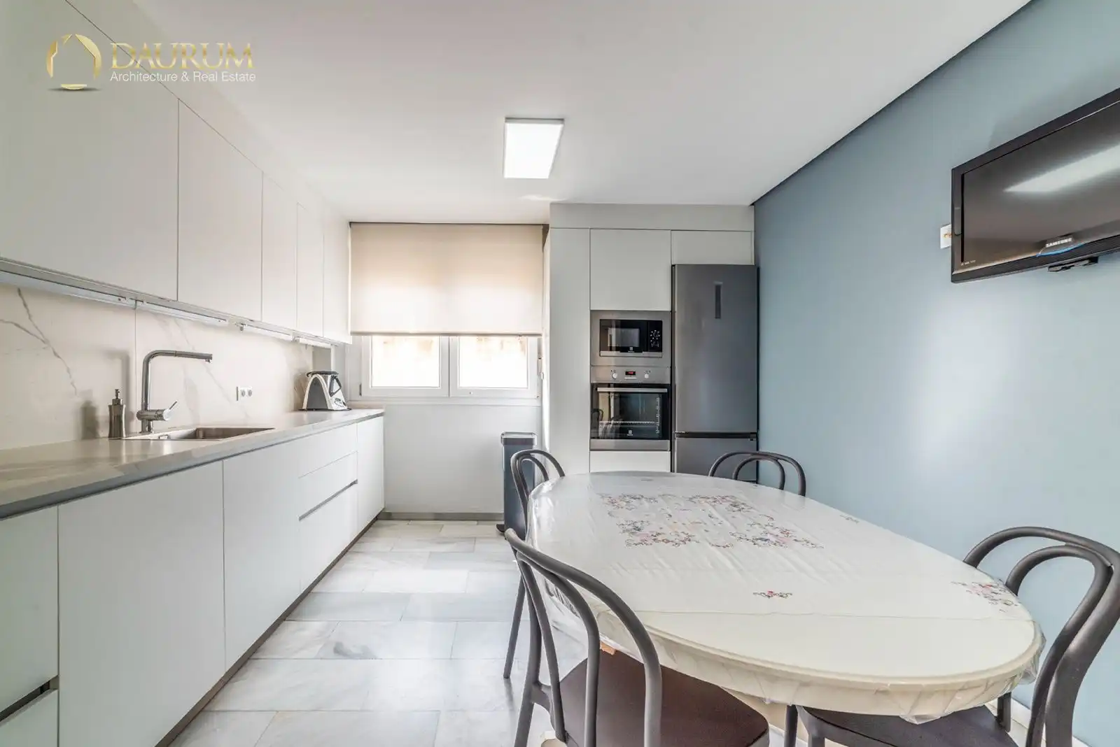 Küche von Maisonette zum Verkauf in San Juan de Aznalfarache mit Klimaanlage, Heizung und Terrasse