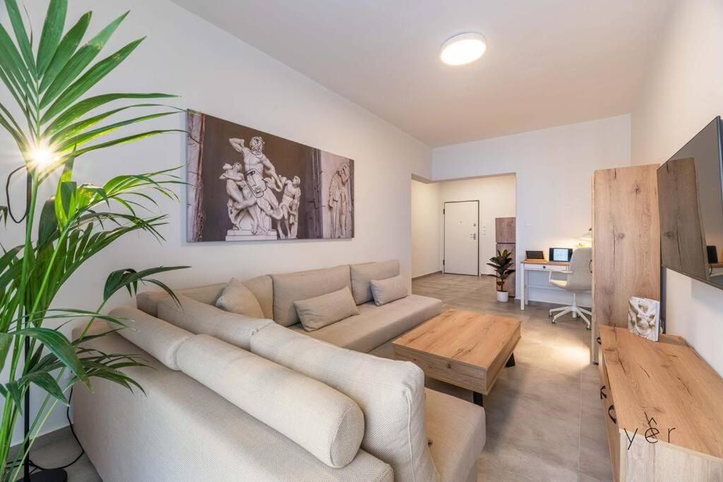 Sala d'estar de Pis de lloguer en Fuengirola amb Aire condicionat, Moblat i Es permeten mascotes