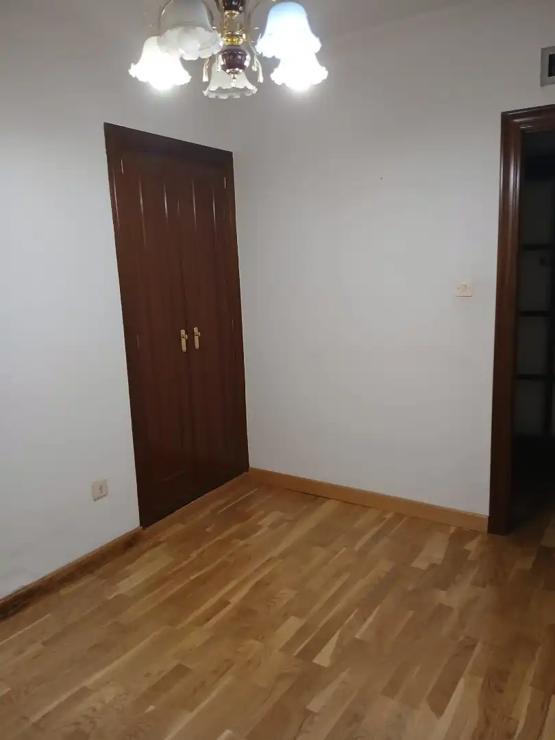 Dormitori de Pis en venda en Valladolid amb Calefacció, Parquet i Terrassa