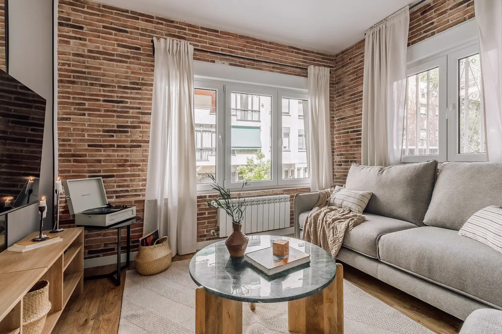 Sala d'estar de Apartament de lloguer en Madrid amb Aire condicionat, Calefacció i Moblat