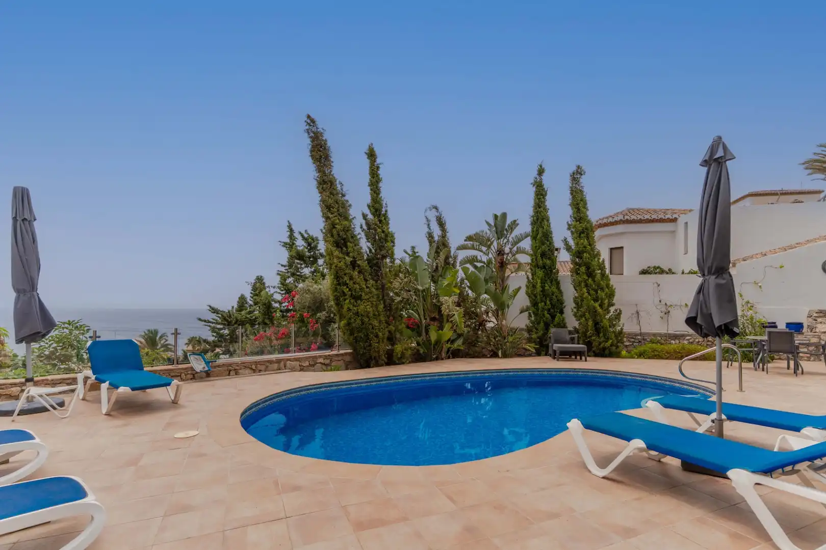 Piscina de Casa o xalet en venda en Salobreña amb Aire condicionat, Calefacció i Jardí privat