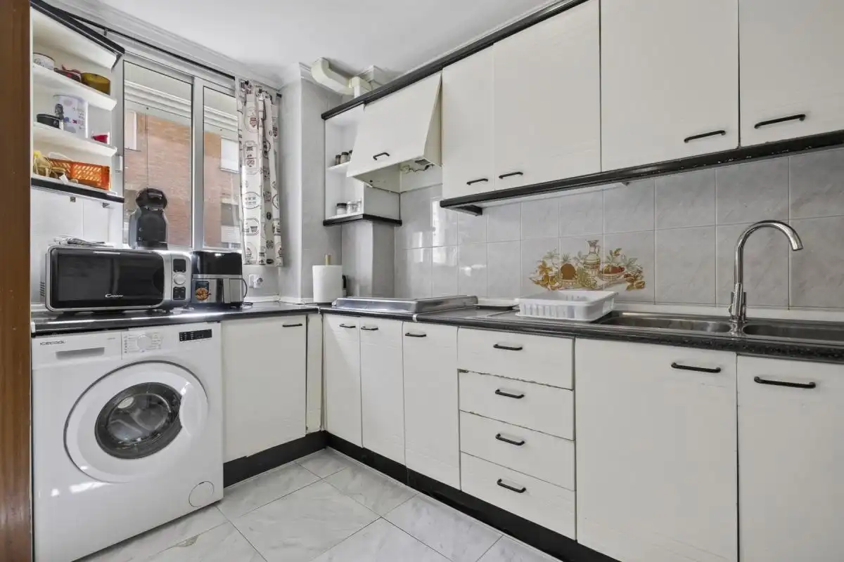 Küche von Wohnung zum Verkauf in San Juan de Aznalfarache mit Klimaanlage, Heizung und Terrasse