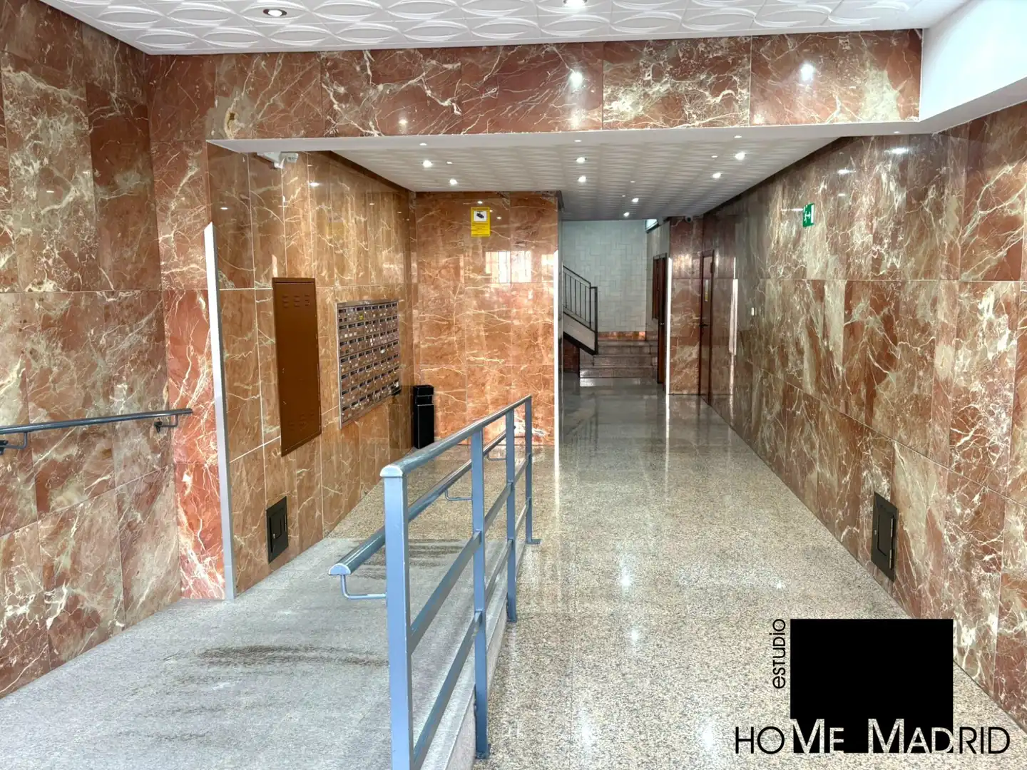 Piso en venta en Madrid con Calefacción y Terraza