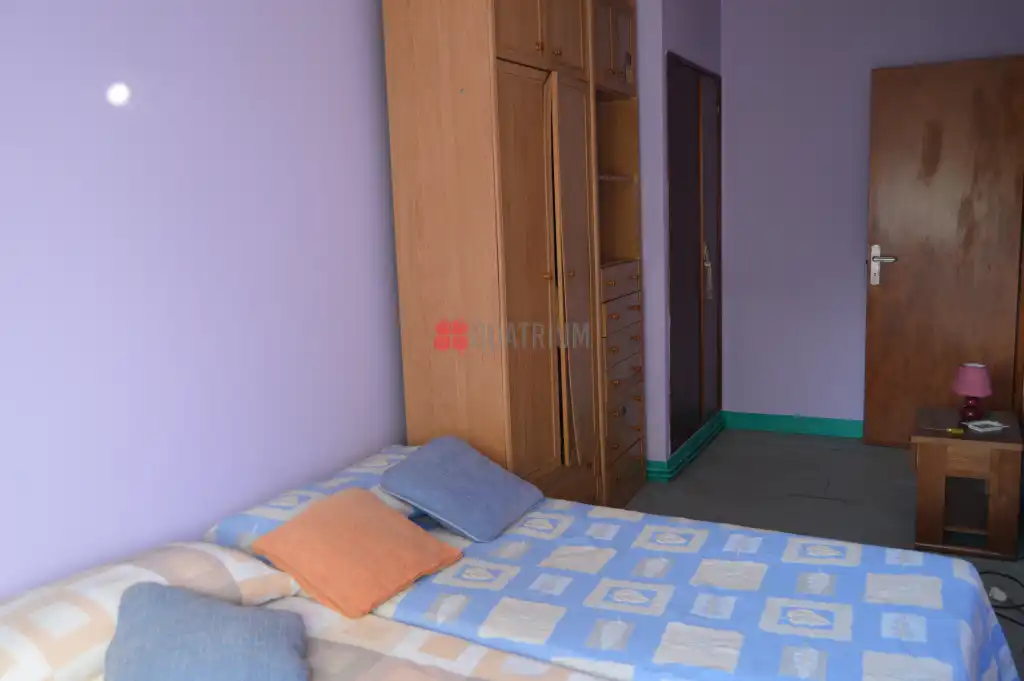 Habitación de Casa adosada en venta en Santiago de Compostela  con Calefacción y Jardín privado