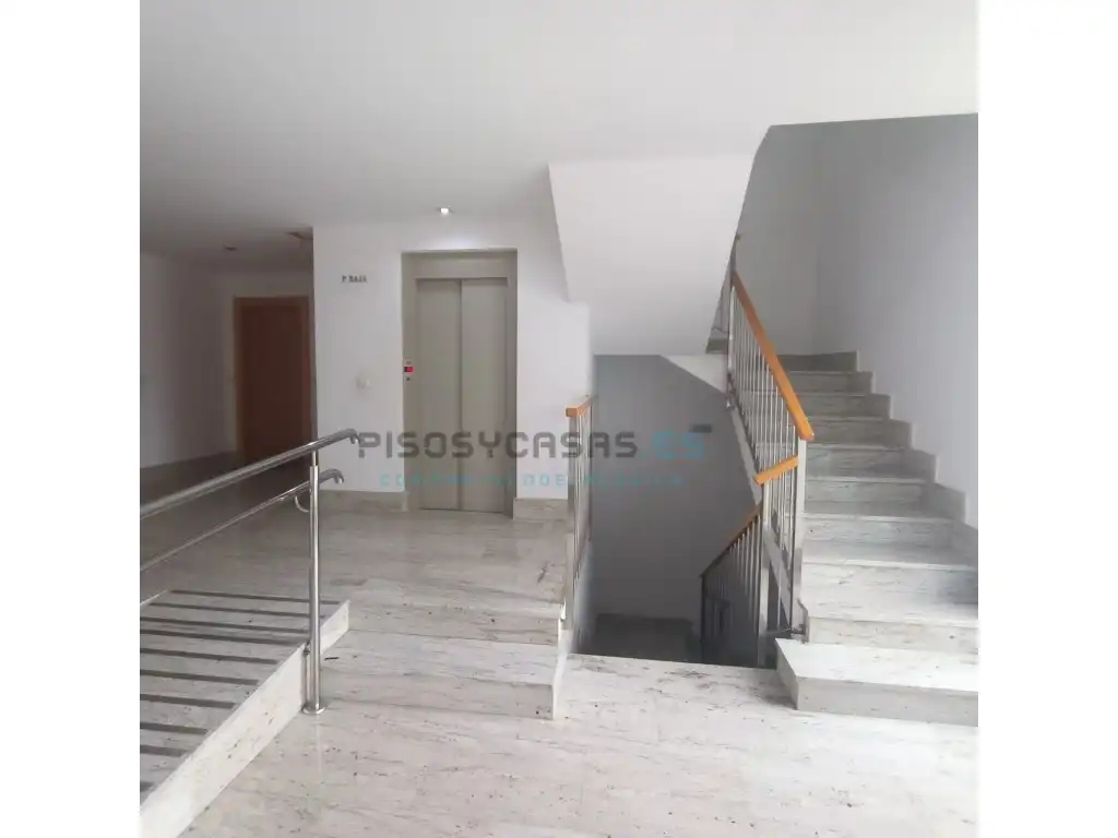Flat for sale in Tauste  with Air Conditioner, Oven and Washing machine