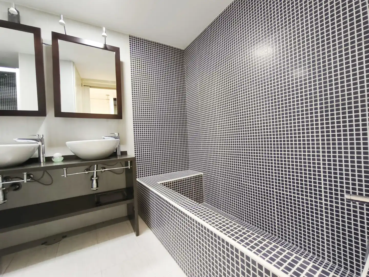 Badezimmer von Loft zur Miete in Madrid mit Klimaanlage, Heizung und Parkett