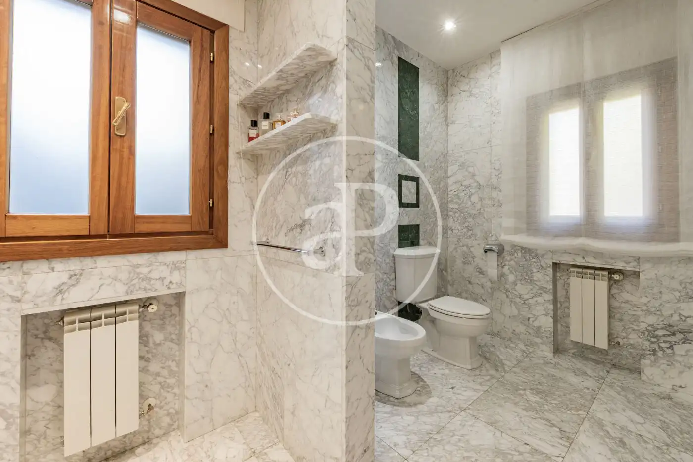 Bathroom of Houses for sale in Madrid  with Air Conditioner, Heating and Private garden