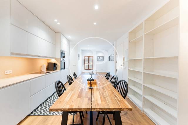 Piso en Alquiler en Plaça del Comtat del Rosselló en El Mercat