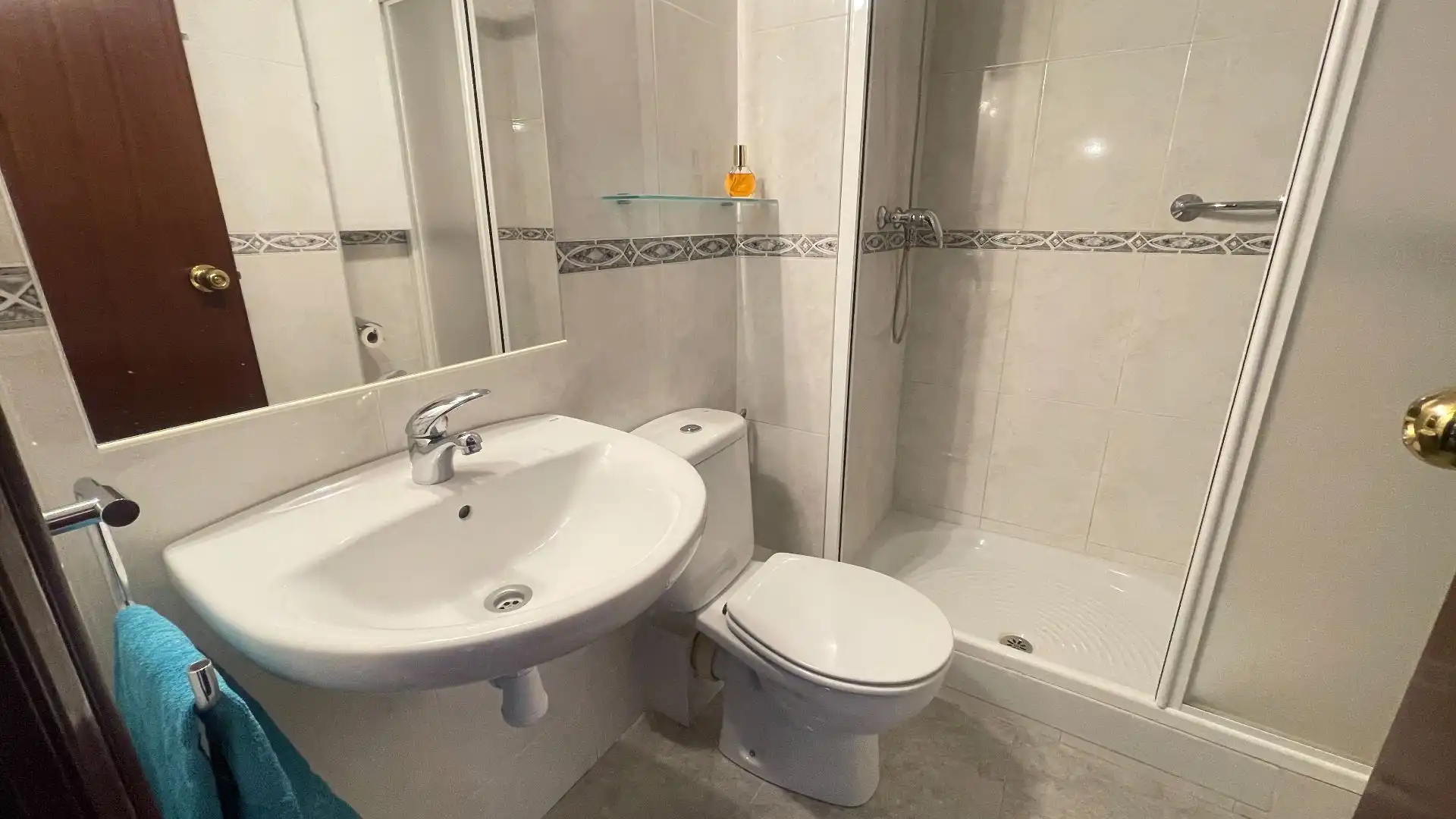 Bany de Pis en venda en Terrassa amb Aire condicionat, Calefacció i Terrassa