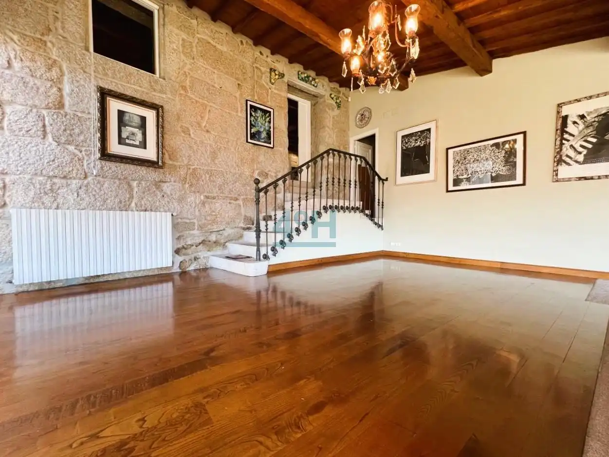 Country house zum Verkauf in San Cibrao das Viñas mit Heizung, Privatgarten und Terrasse