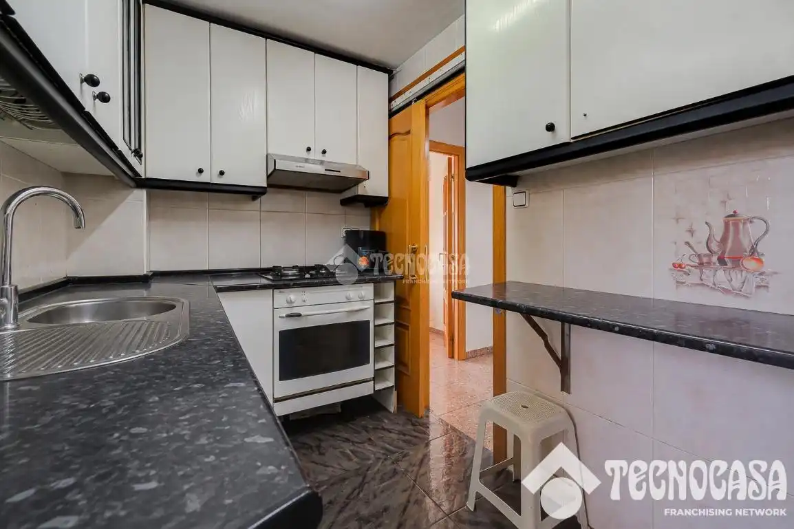 Küche von Wohnung zum Verkauf in Sud