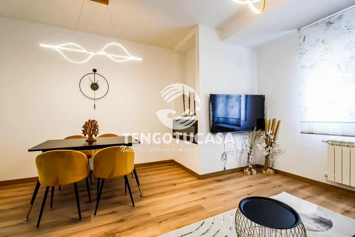 Living room of Flat for rent in Madrid  with Air Conditioner, Heating and Furnished