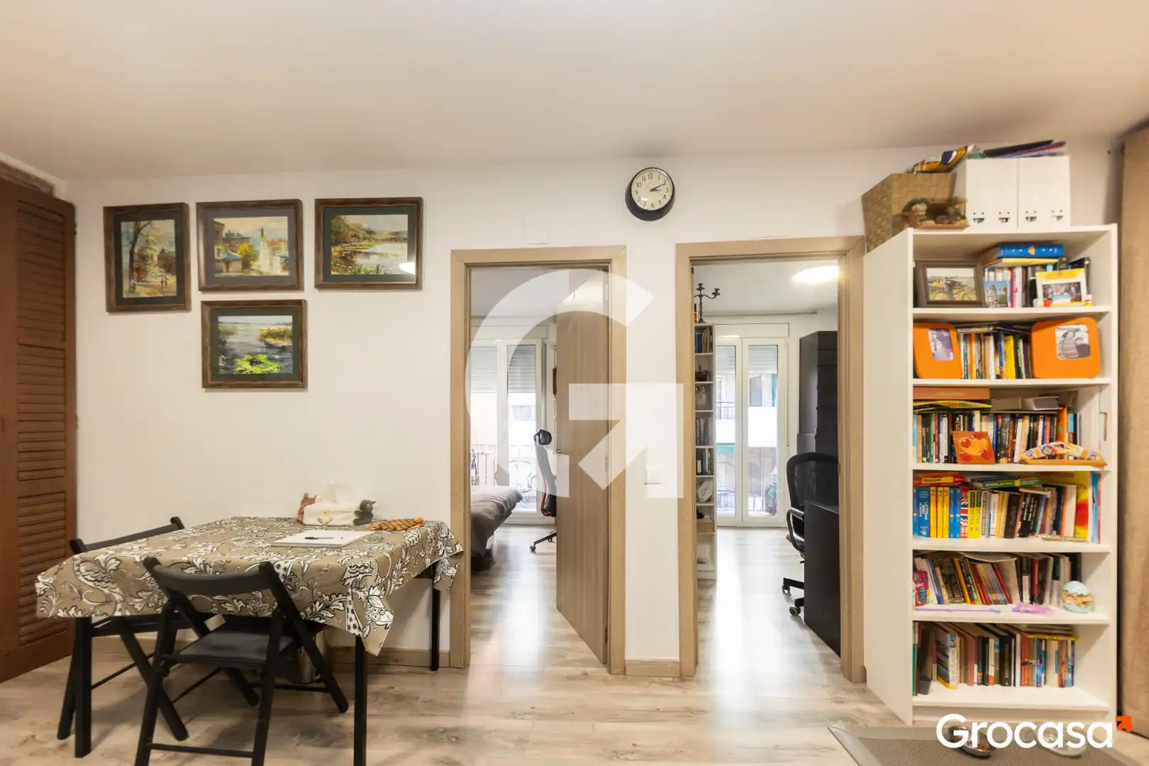Flat for sale in Barcelona  with Air Conditioner, Oven and Washing machine
