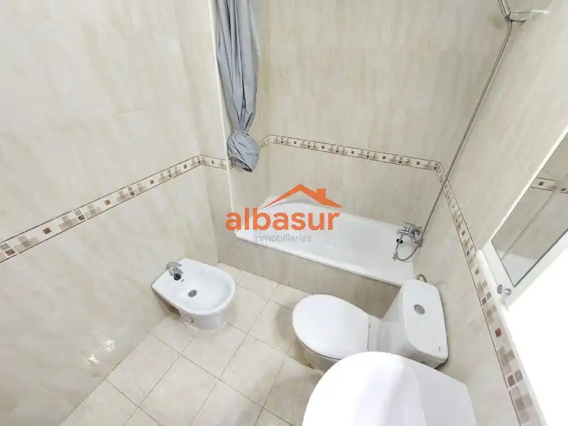 Baño de Piso en venta en Fernán-Núñez con Amueblado