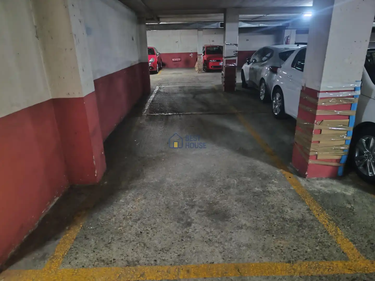 Parking de Apartamento de alquiler en San Andrés del Rabanedo con Calefacción y Amueblado