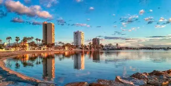 Terreny residencial en venda a Santiago de la Ribera