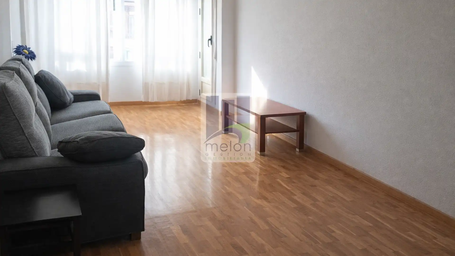 Living room of Flat for sale in Burgos Capital  with Storage room