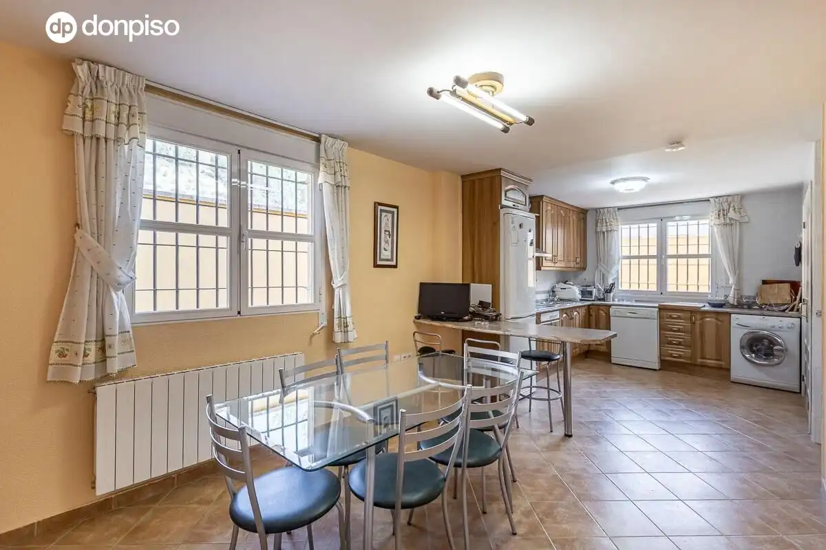Detached house with pool for sale in Calle Olivo, imagen 9