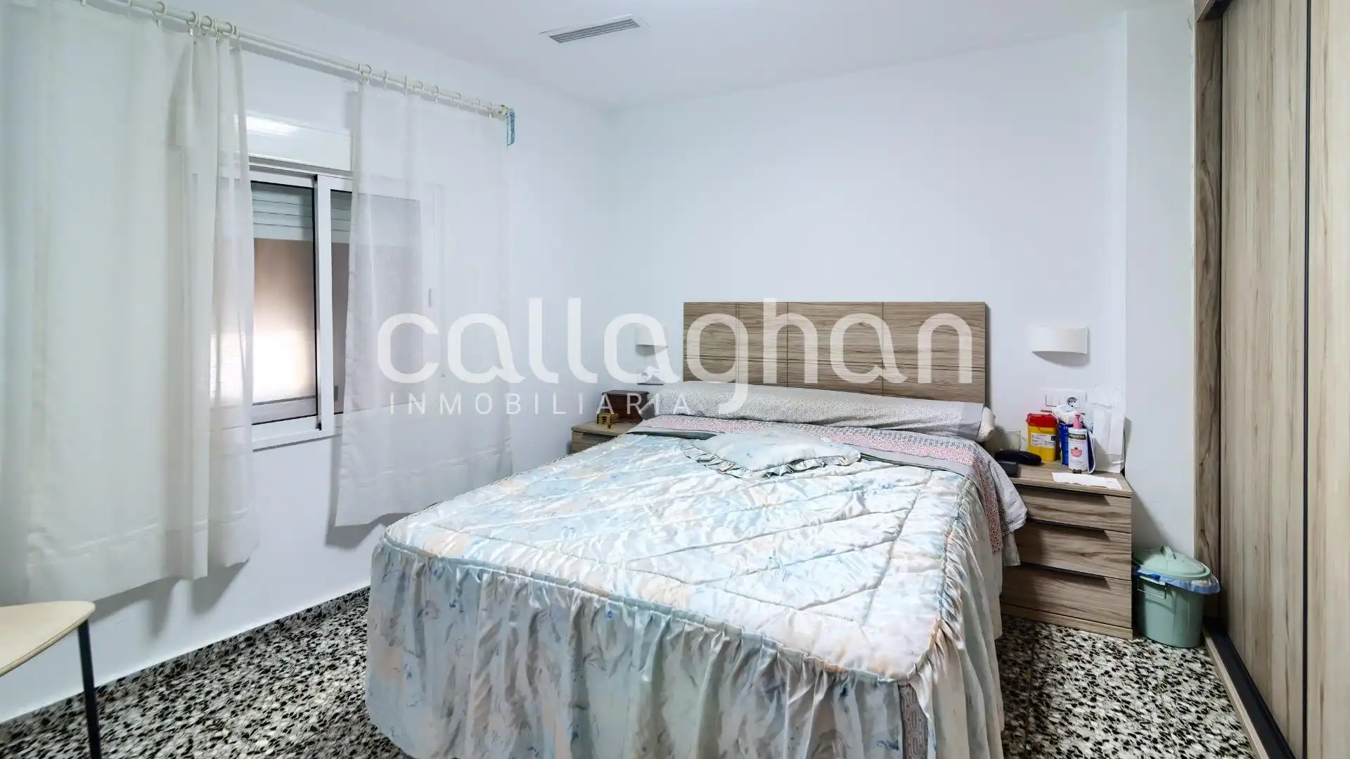 Bedroom of Flat for sale in Pedralba  with Air Conditioner, Heating and Terrace