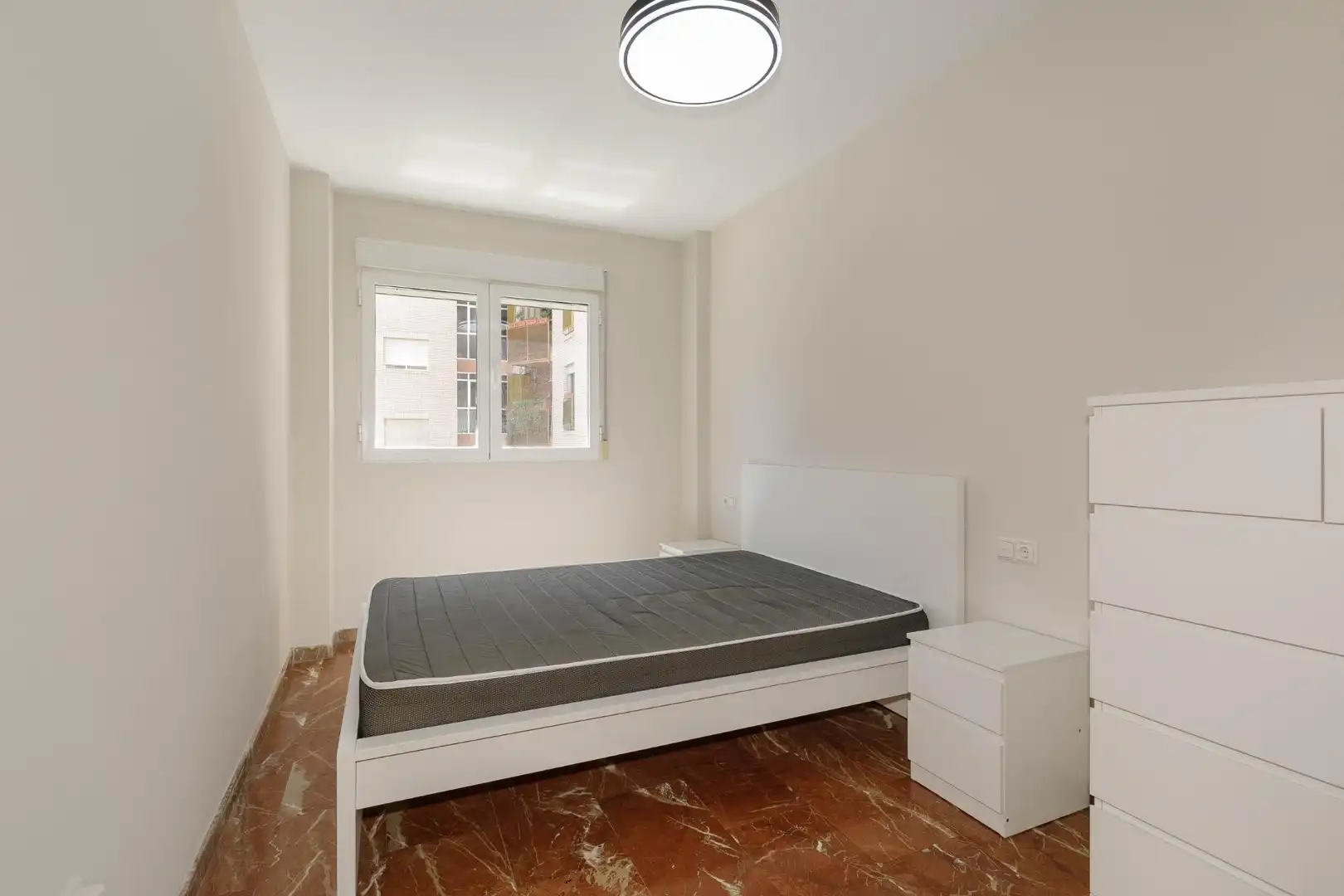 Bedroom of Flat for sale in Granada  with Air Conditioner, Terrace and Balcony