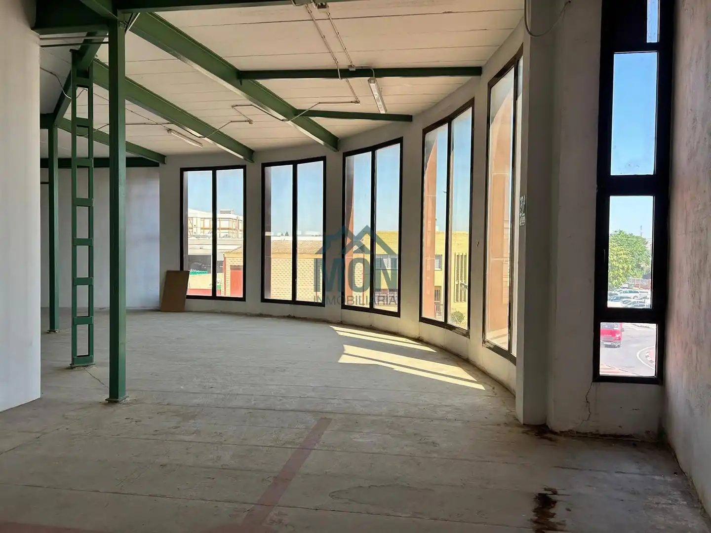 Industrial building with lift to rent in Fuente del Jarro, imagen 10
