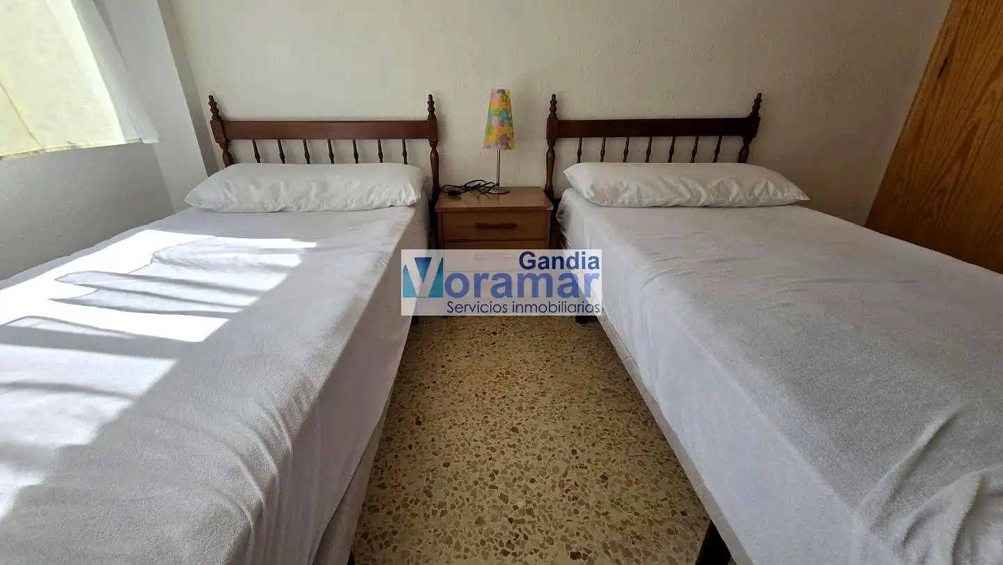 Schlafzimmer von Wohnungen zur Miete in Miramar mit Heizung, Terrasse und Möbliert