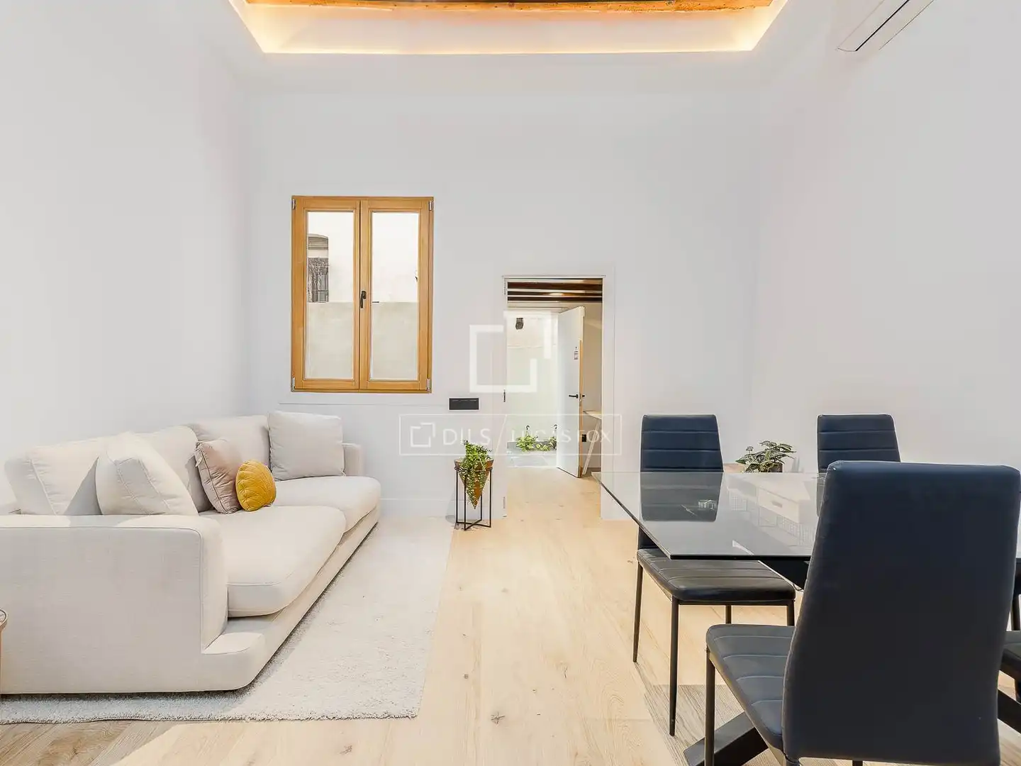 Living room of Flat for sale in Barcelona  with Air Conditioner and Balcony