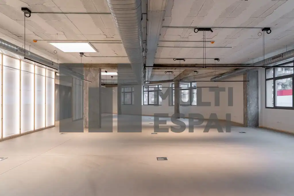 Office space with lift to rent in Passeig de la Zona Franca, imagen 2