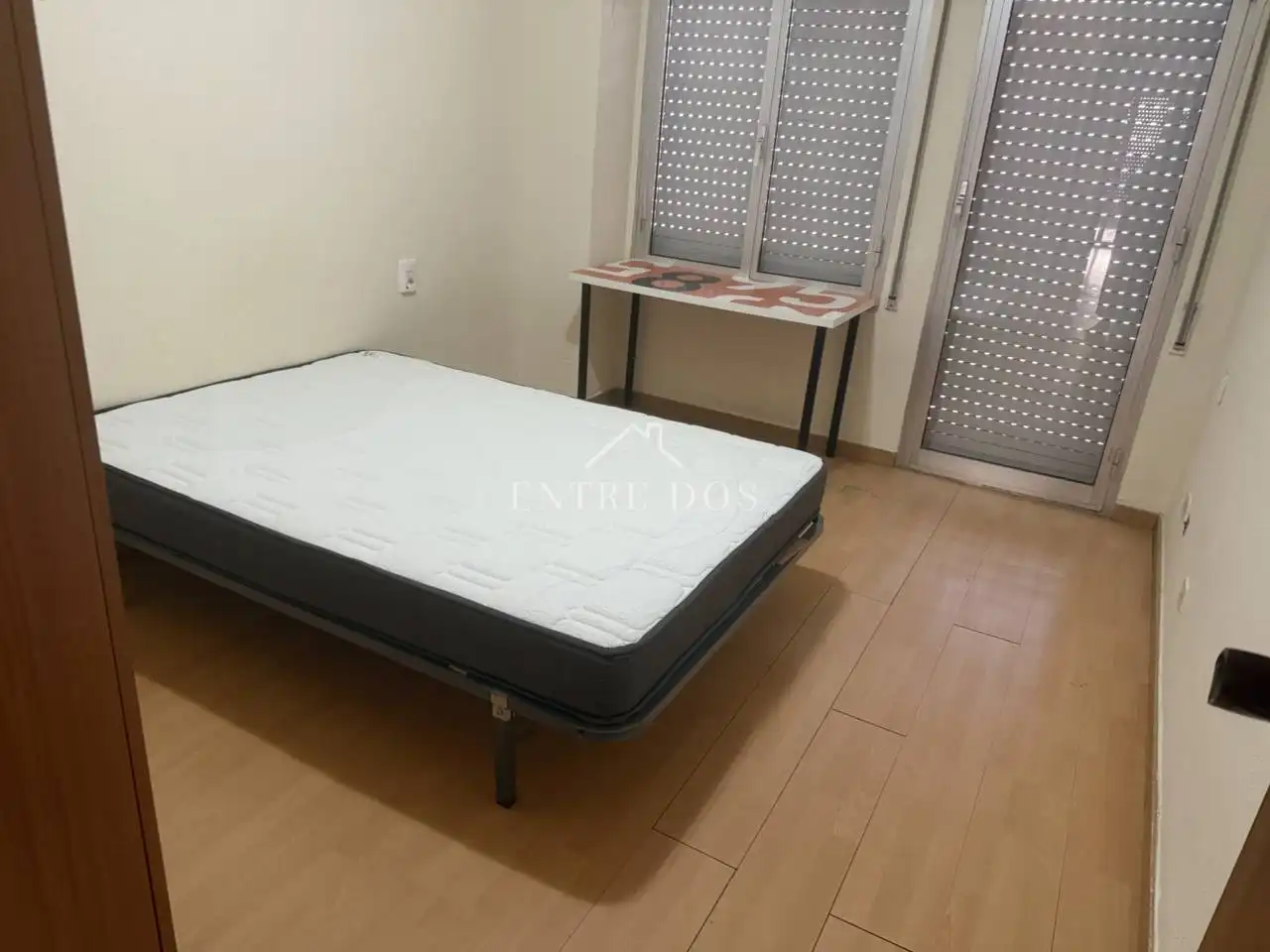 Wohnung zur Miete in Calle Ramón y Cajal, Hospital - Plaza del Real