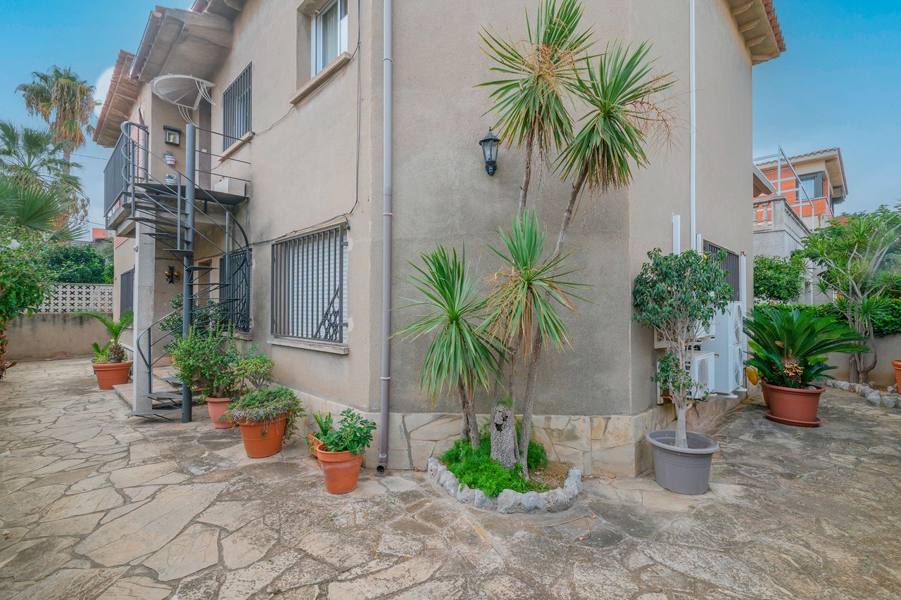 Vista exterior de Casa o xalet en venda en Gavà amb Aire condicionat, Calefacció i Terrassa